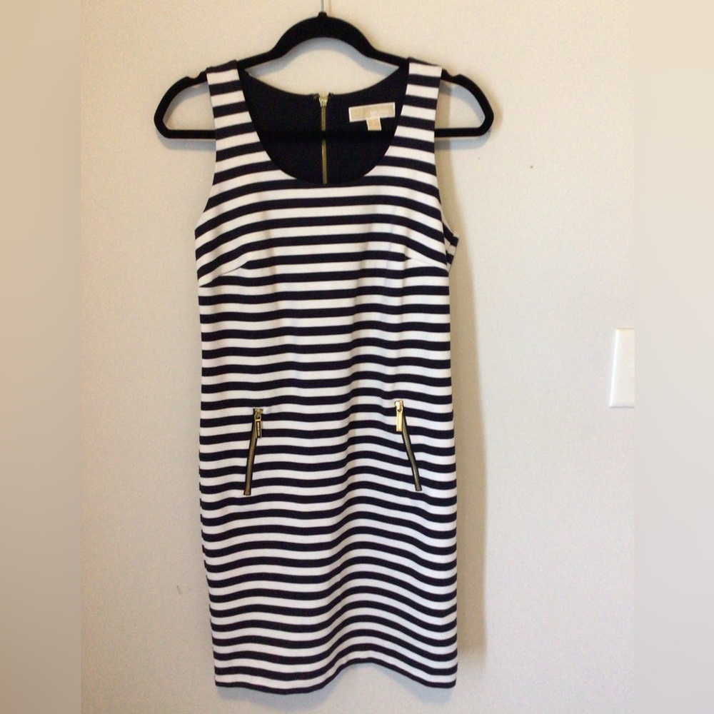 MICHAEL KORS STRIPED SLEEVELESS DRESS WITH GOLD TONE ZIPPER SIZE S
